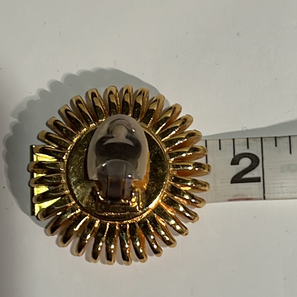 Chanel couture clip earrings - Picture 2 of 7